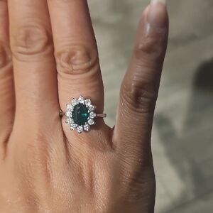 Elegant Silver and Green Gemstone Ring